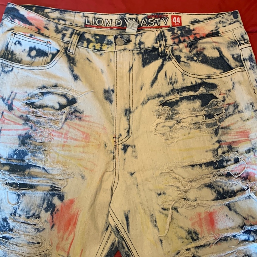 Size 44 Lion Dynasty jean shorts…